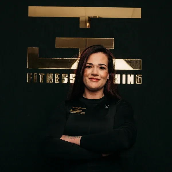 Renée, Hoofdcoach